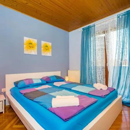 شقة Rossella 3-3 *