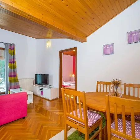 شقة Rossella 3-3 *